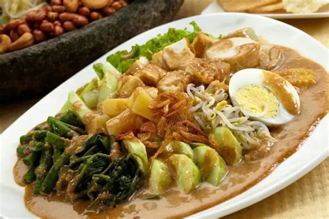 Resep Gado-Gado Betawi: Cara Membuat Makanan Khas Indonesia Bumbu ...