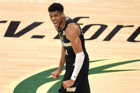 Milwaukee Bucks: 3 goals for Giannis Antetokounmpo for 2021-22 season