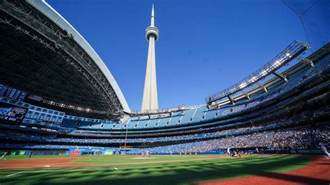 Houston Astros already lead Seattle Mariners… in retractable roof usage