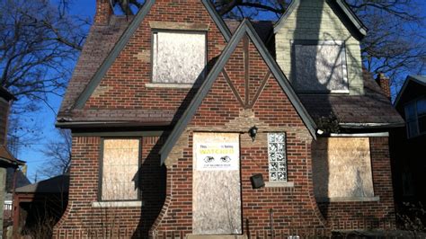 $500 US Detroit homes may be no bargain due to squatters and unpaid taxes - Business - CBC News