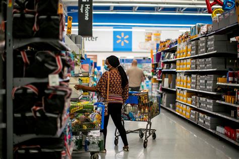 Walmart investors eye margins amid grocery focus | Reuters