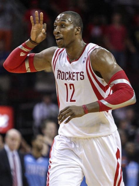 Dwight Howard dominates in Rockets debut vs. Bobcats