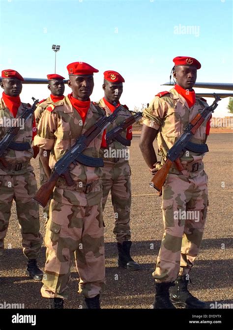 Nigerian soldiers in uniform hi-res stock photography and images - Alamy