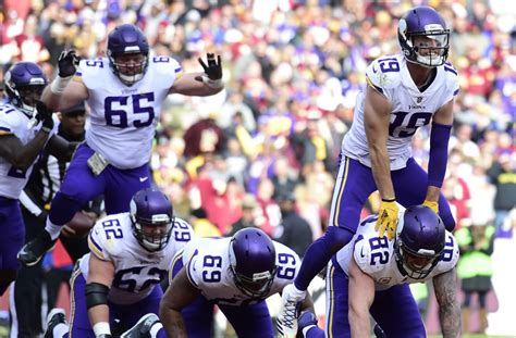 Minnesota Vikings play leapfrog in hilarious touchdown celebration