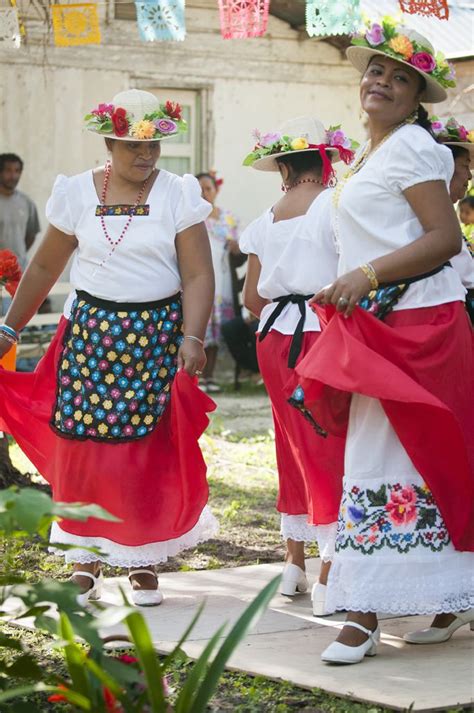 Pictures Traditional Clothing Worn In Belize - Sexy Dance