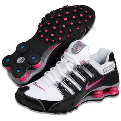 Nike Women's 'Shox NZ SL' White/ Black/ Pink Running Shoes - 15217279 ...