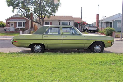 1972 Dodge Dart Custom Sedan 4-Door 5.2L 318 V8 - Avocado Green - Classic Dodge Dart 1972 for sale