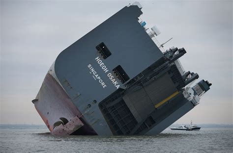 Yes, This 50,000 Tonne Ship Really Is Tilting 45 Degrees | Passenger ship, Ship, Car carrier