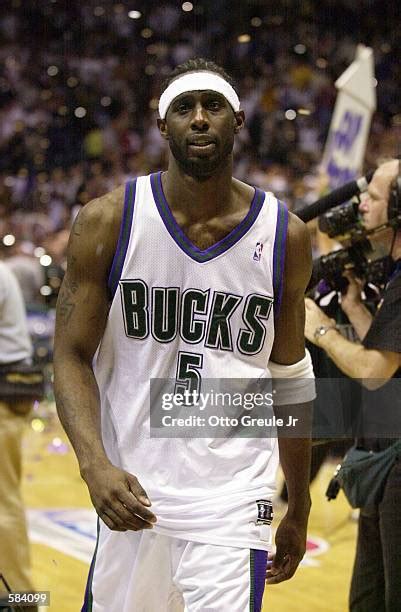 Tim Thomas (Basketball) Photos and Premium High Res Pictures - Getty Images