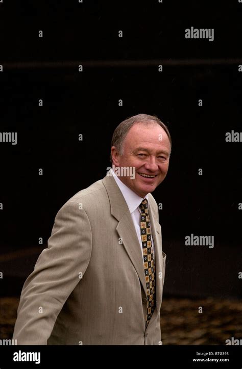 KEN LIVINGSTONE, THE NEW MAYOR OF LONDON, ARRIVING AT THE TATE MODERN ...