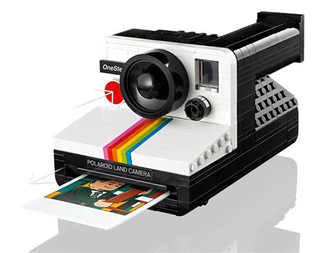 The LEGO Ideas Polaroid OneStep SX-70 Camera Is Picture Perfect