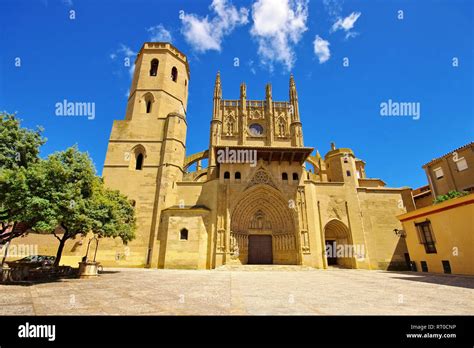 Huesca cathedral tower aragon hi-res stock photography and images - Alamy