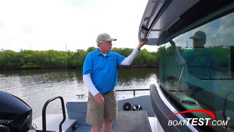 Axopar 28 Cabin (2019-) | BoatTEST