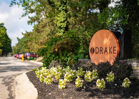 Apartment & Community Amenities | The Drake Apartments