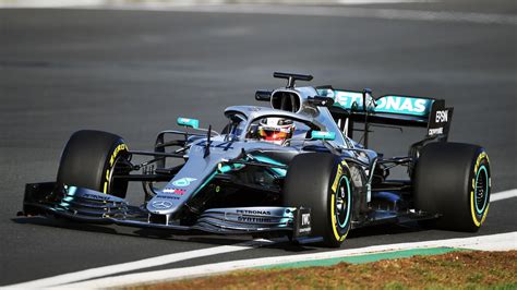 2019 Mercedes-AMG F1 car revealed, laps Silverstone