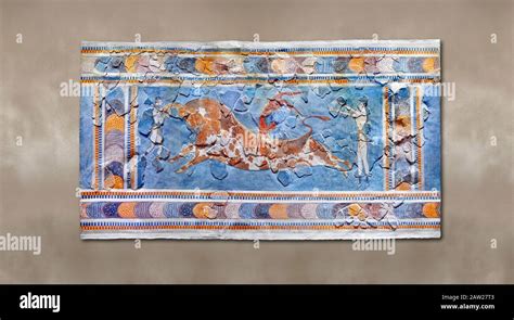 Minoan leaping bull fresco hi-res stock photography and images - Alamy