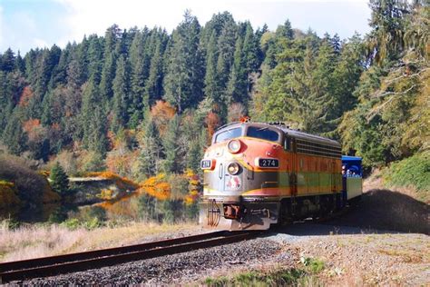 The Scenic Train Ride In Oregon That Runs Year-Round