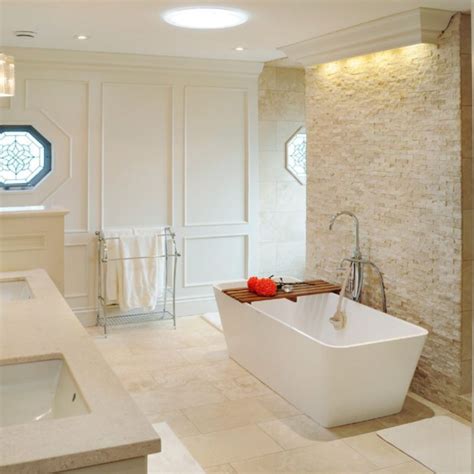 Stacked Stone Bathroom Tile – Everything Bathroom