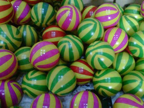 Harga Bola Plastik Kecil Warna Warni | Ide Perpaduan Warna