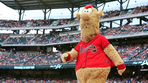 Braves mascot 'runs over' youth football players during halftime at ...