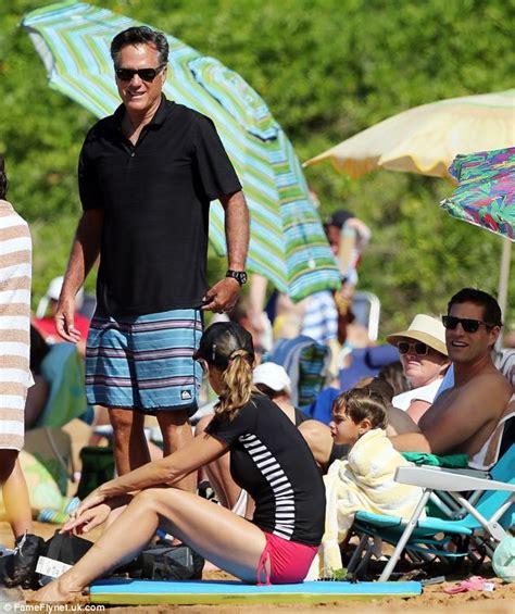 Mitt Romney celebrates New Year's Day with family in Hawaii near Obamas ...