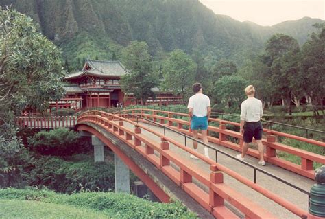 Byodo-In Temple, 1989 | We arrive at Byodo-In Temple, Oahu, … | Flickr