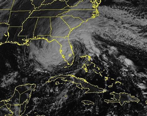 Hurricane Nicole strikes Florida, delays Artemis