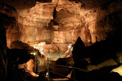 10 Cool Caves in Texas for Exploring Underground - Territory Supply