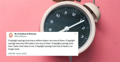 The 21 Funniest Fall Back Memes Roasting Daylight Saving Time | Darcy