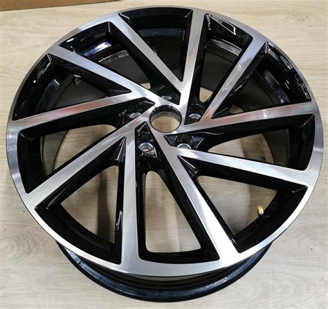 VW Golf MK7 R – Speilberg 5G0601025DB | OEM Alloy Wheels