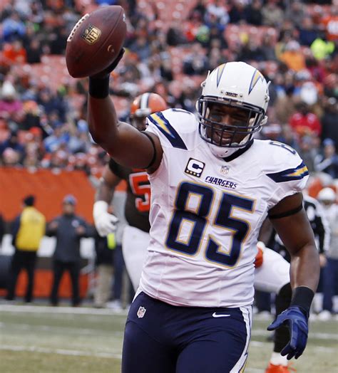 Chargers Icon Antonio Gates Announces Retirement Following Hall of Fame ...