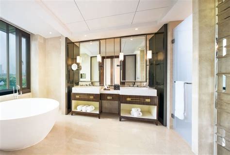 hotel suite bathroom - Google Search | Hotel suite bathroom, Luxury ...