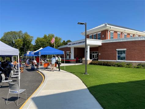 Richmond Public Schools celebrates re-naming of elementary school | WRIC ABC 8News