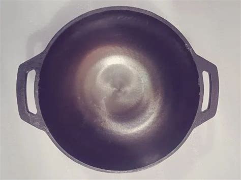 Cast-iron Black 12 inch deep kadai seasoning at Rs 1200/piece in ...