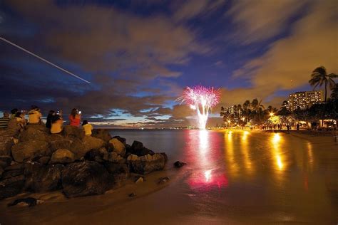 Waikiki Beach Fireworks - Honolulu, Hawaii | Waikiki beach, Honolulu ...