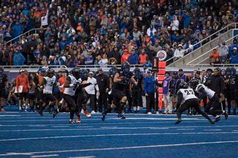 Photos: Boise State wins Mountain West Championship | KBOI