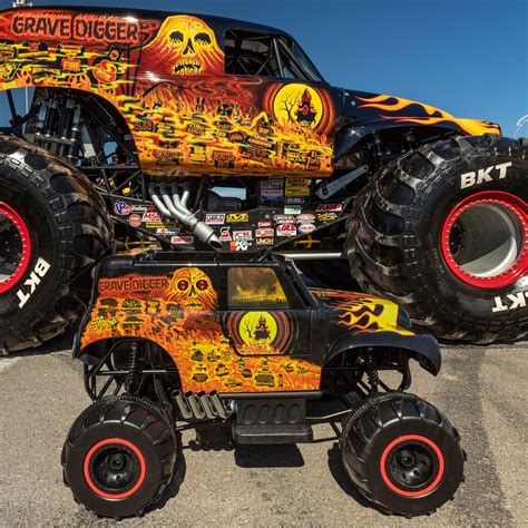 Monster Jam Grave Digger, 24V Battery Ride On, Ages 3+, 5MPH Max Speed ...