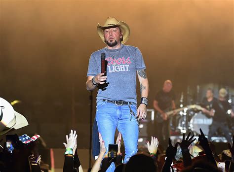 Story Behind the Song: Jason Aldean, 'You Make It Easy'