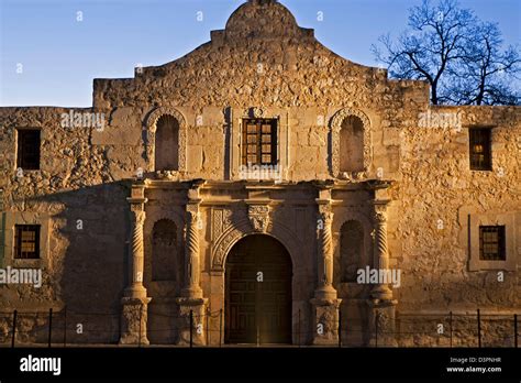 The Alamo (Mission San Antonio de Valero), San Antonio, Texas USA Stock Photo - Alamy