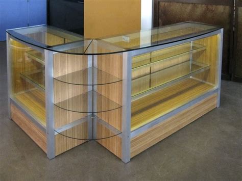 Custom Retail Display Cabinet | Store shelves design, Shop counter ...