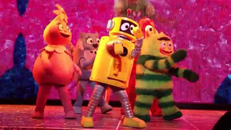 Yo Gabba Gabba: I Like To Dance - YouTube