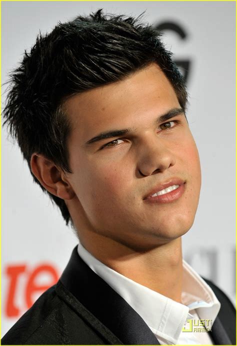 Taylor Lautner | Fashion Style Share