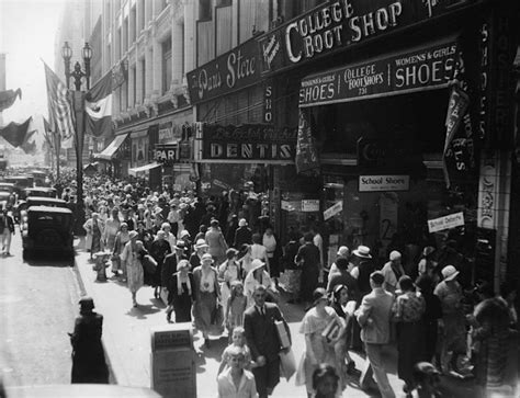 The crowded sidewalk at 731 South Broadway, downtown Los Angeles, 1928