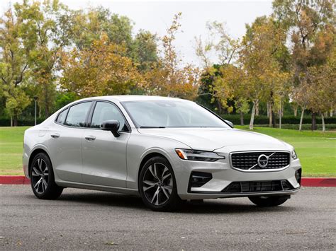 2020 Volvo S60 T6 R-Design Ownership Review - Kelley Blue Book