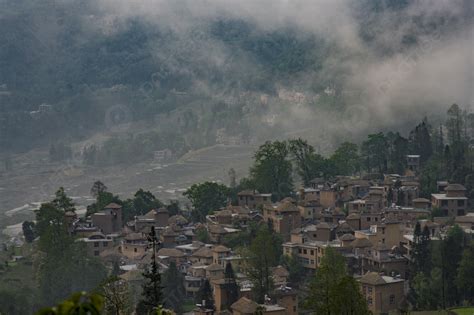 Photographs Of Villages And Towns In The Mountains Background, Village ...