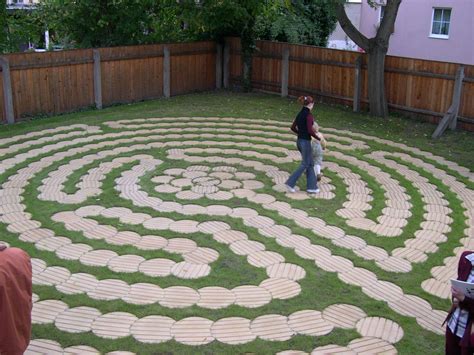 24 Garden Maze Design Ideas You Should Check | SharonSable