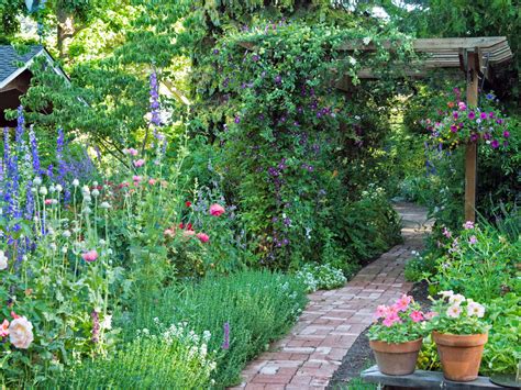 10 Ways To Create An English Garden - Northern Nester