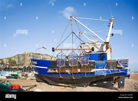 Hastings Beach Based Fishing Fleet RX403 Stock Photo: 11071589 - Alamy