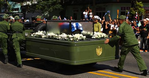 Vehicle Carrying Fidel Castro's Ashes Breaks Down During Funeral ...