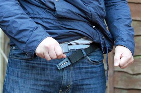 Belt Buckle Knife – The Legalities of Carrying One – KnifeGenie.com